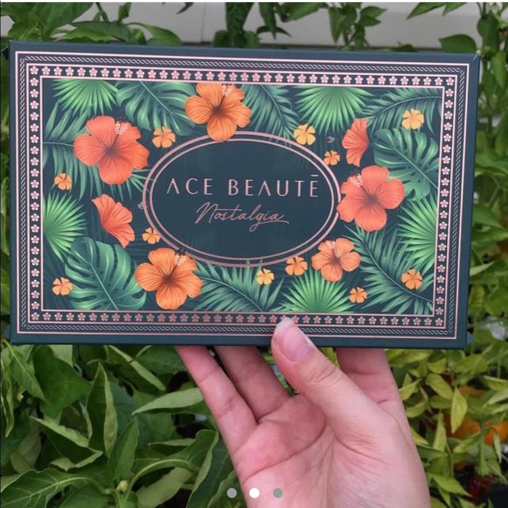 ACE BEAUTY eyeshadow palette